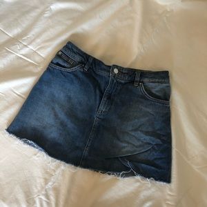 DISTRESSED DENIM SKIRT